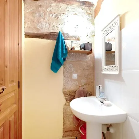 Spacious House In With Fireplace & Mountain View Holiday home Llano de Bureba