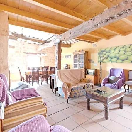 Spacious House In With Fireplace & Mountain View Holiday home